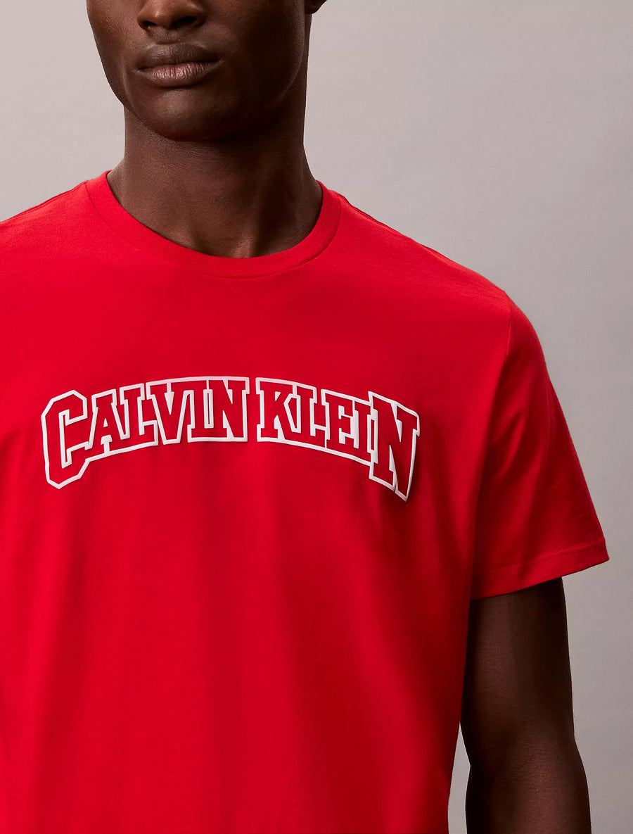 Camiseta con logotipo en pecho