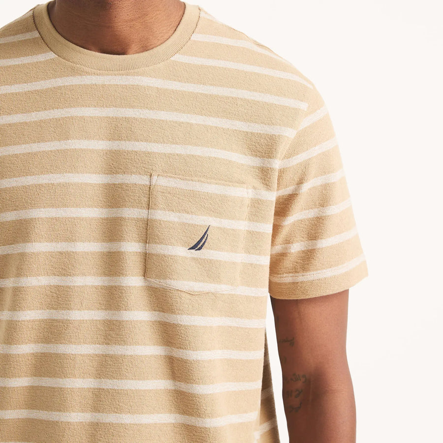 Camiseta de cuello redondo con textura a rayas con bolsillo