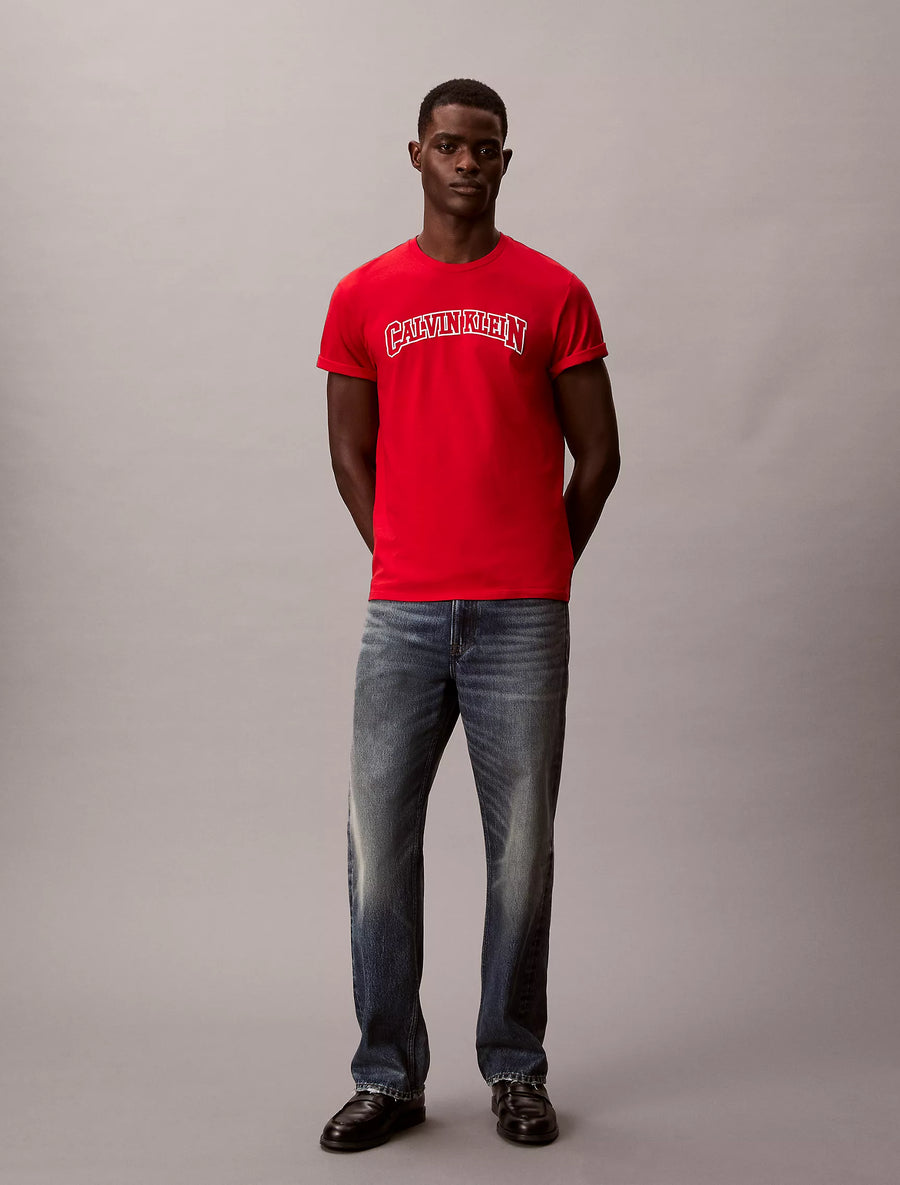 Camiseta con logotipo en pecho
